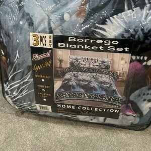 Home Collection Borrego Blanket Set - Blue, Black, and White